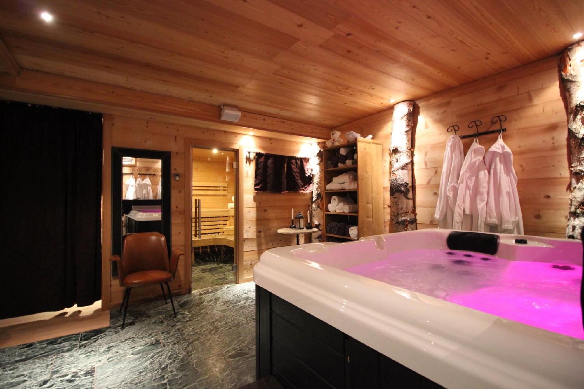 Hotell Millefiori- Alpine Event Lodge ヴァルトゥルナンシュ エクステリア 写真