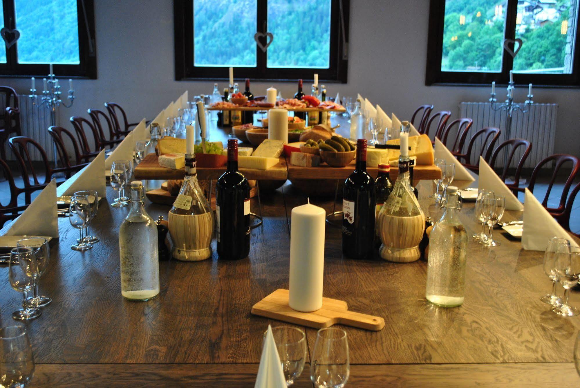 Hotell Millefiori- Alpine Event Lodge ヴァルトゥルナンシュ エクステリア 写真
