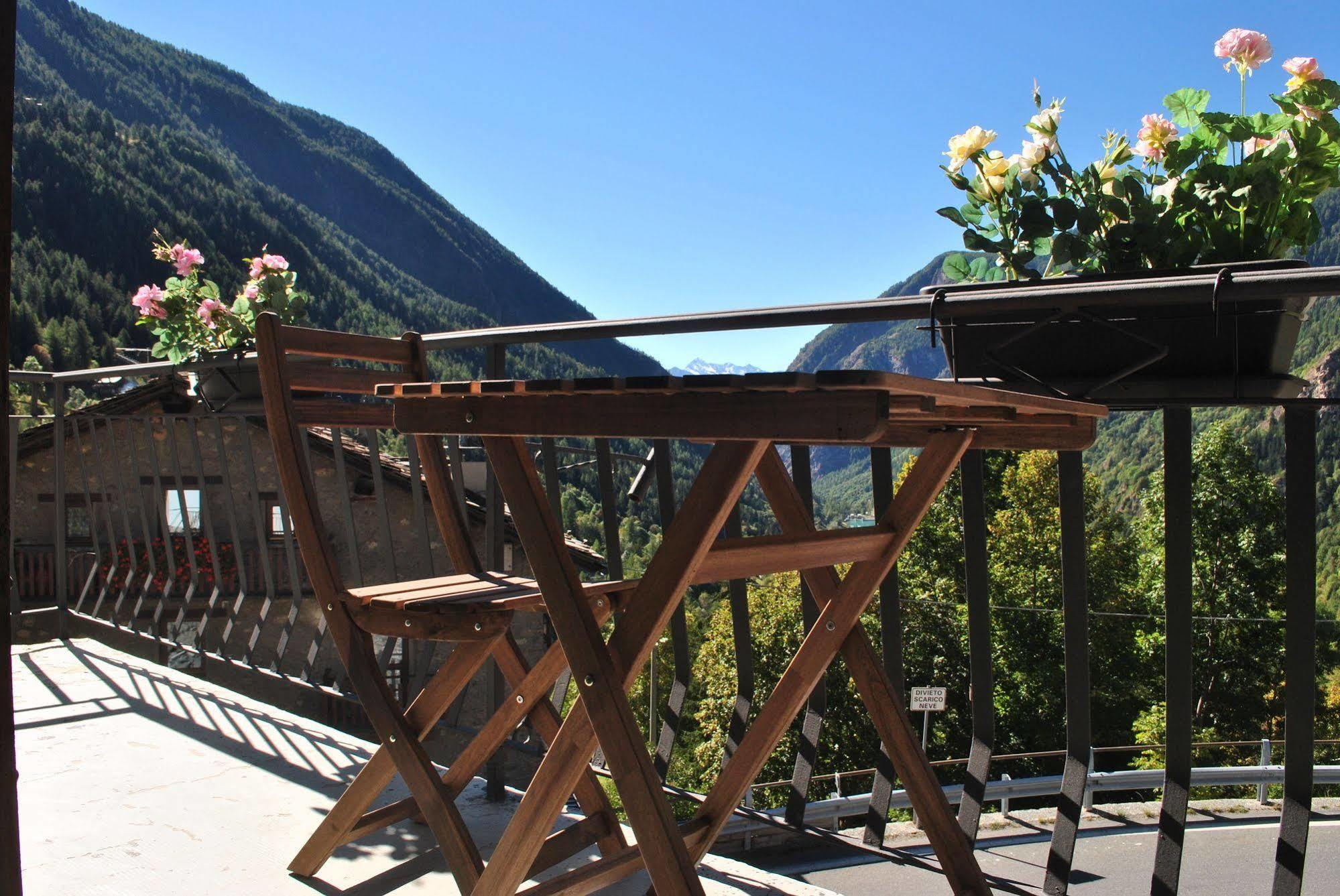 Hotell Millefiori- Alpine Event Lodge ヴァルトゥルナンシュ エクステリア 写真