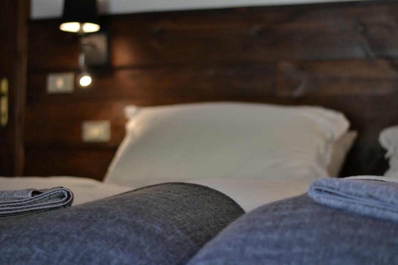 Hotell Millefiori- Alpine Event Lodge ヴァルトゥルナンシュ エクステリア 写真